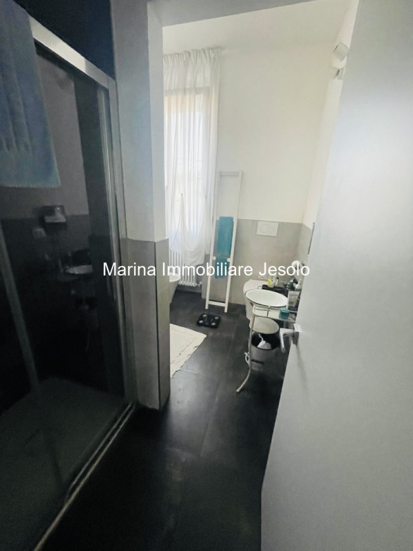 In una tranquilla e riservata strada interna nella zona residenziale di San Felice, proponiamo in...