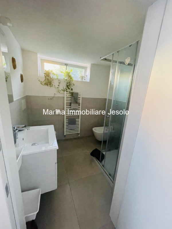 In una tranquilla e riservata strada interna nella zona residenziale di San Felice, proponiamo in...