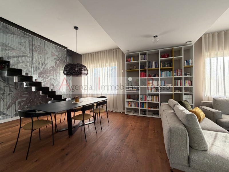 PADOVA – MADONNA PELLEGRINA
Una casa che non ti aspetteresti mai.
All’esterno conserva il caratte...