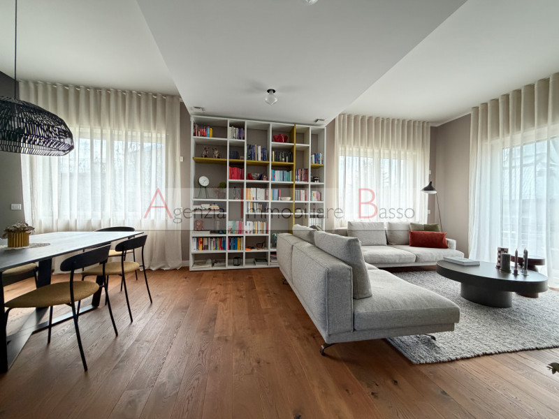 PADOVA – MADONNA PELLEGRINA
Una casa che non ti aspetteresti mai.
All’esterno conserva il caratte...