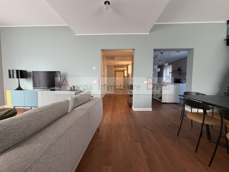 PADOVA – MADONNA PELLEGRINA
Una casa che non ti aspetteresti mai.
All’esterno conserva il caratte...