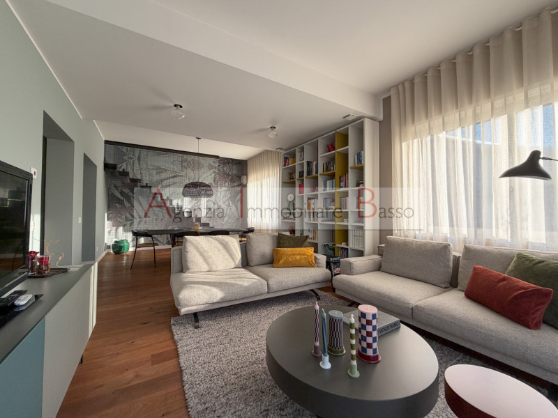 PADOVA – MADONNA PELLEGRINA
Una casa che non ti aspetteresti mai.
All’esterno conserva il caratte...