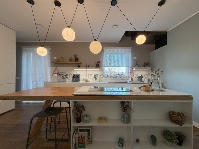 PADOVA – MADONNA PELLEGRINA
Una casa che non ti aspetteresti mai.
All’esterno conserva il caratte...