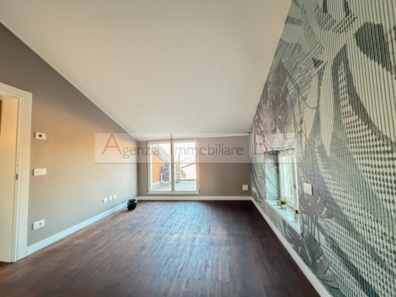 PADOVA – MADONNA PELLEGRINA
Una casa che non ti aspetteresti mai.
All’esterno conserva il caratte...