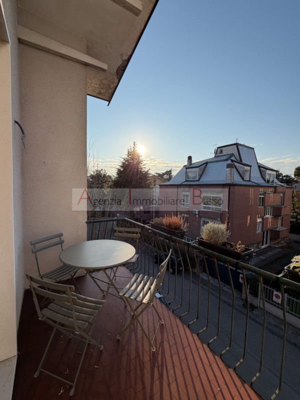 PADOVA – MADONNA PELLEGRINA
Una casa che non ti aspetteresti mai.
All’esterno conserva il caratte...