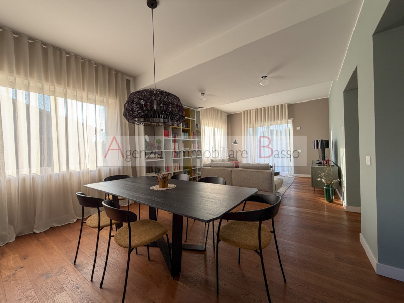 PADOVA – MADONNA PELLEGRINA
Una casa che non ti aspetteresti mai.
All’esterno conserva il caratte...