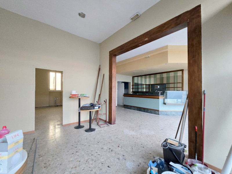 TREVISO Via Ciardi a 650metri dalle mura vendesi negozio piano terra fronte strada con ampie vetr...