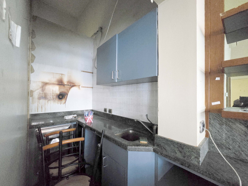 TREVISO Via Ciardi a 650metri dalle mura vendesi negozio piano terra fronte strada con ampie vetr...