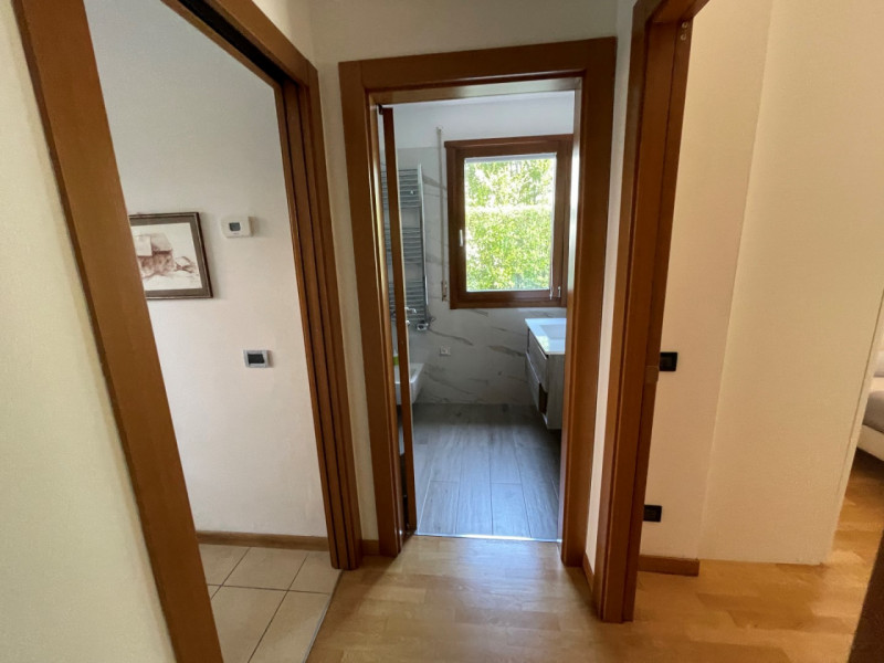 BICAMERE ARREDATO CON GIARDINO ESCLUSIVO DI CIRCA MQ. 200 E GARAGE DOPPIO. EURO 240.000. CODICE 4...