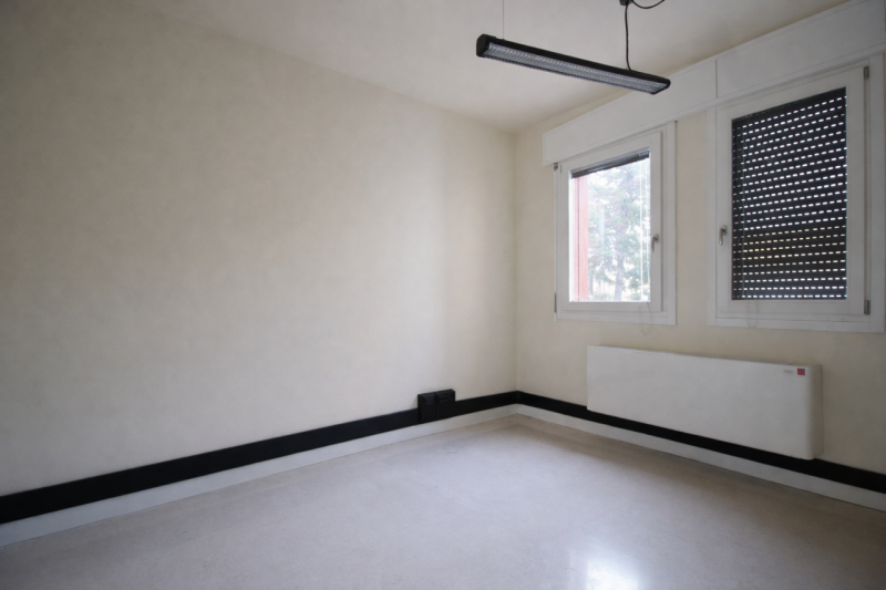 Viale Verona. In un contesto signorile edificato negli anni 2000, caratterizzato da una struttura...