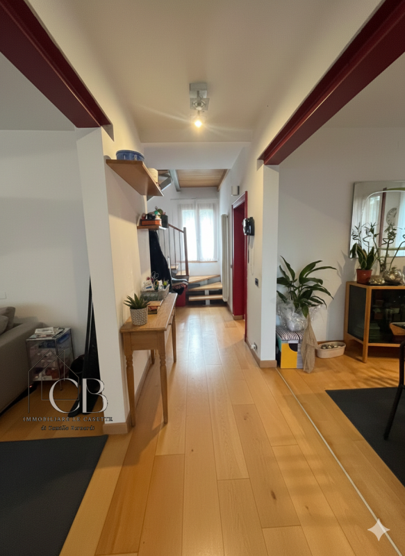 BUSA DI VIGONZA: Villa Singola Ristrutturata con Giardino in Centro

 Villa Indipendente | 3 Came...