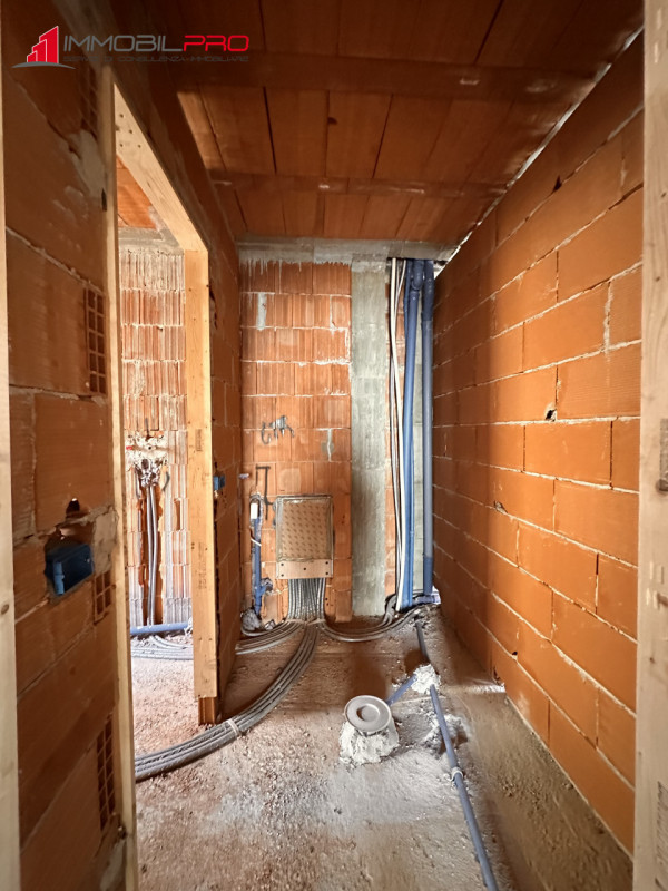 Proponiamo in vendita un appartamento di nuova costruzione inserito in un contesto esclusivo di s...