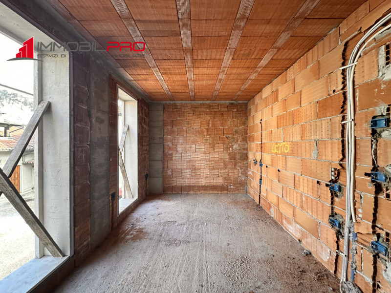 Proponiamo in vendita un appartamento di nuova costruzione inserito in un contesto esclusivo di s...