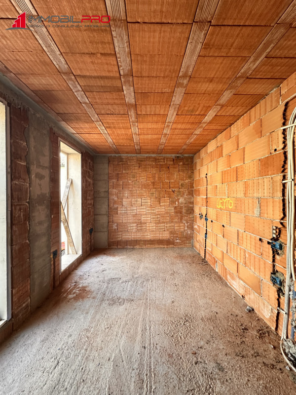 Proponiamo in vendita un appartamento di nuova costruzione inserito in un contesto esclusivo di s...