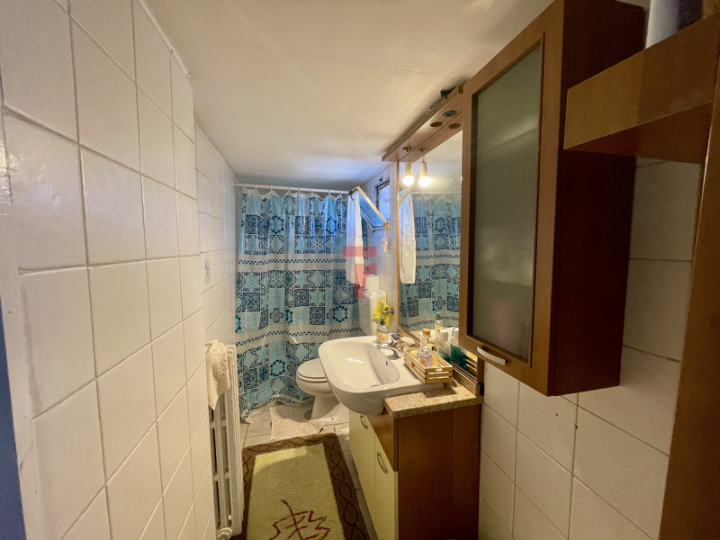 Vicinanze Legnaro proponiamo casa singola con giardino di 1000mq.

L'abitazione è immersa nel ver...