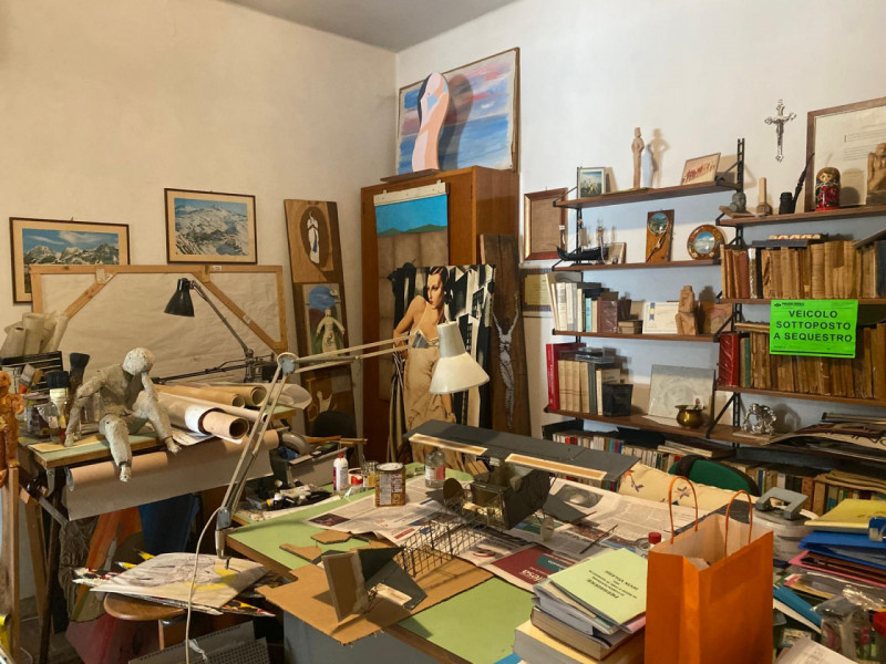 Situata nel cuore di Thiene, questa affascinante casa singola terratetto si estende su un lotto d...