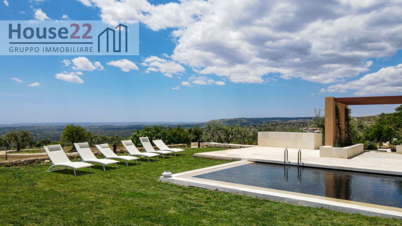 AVOLA - SIRACUSA. Immagina di svegliarti ogni mattina con la vista mozzafiato sul mare, immerso i...