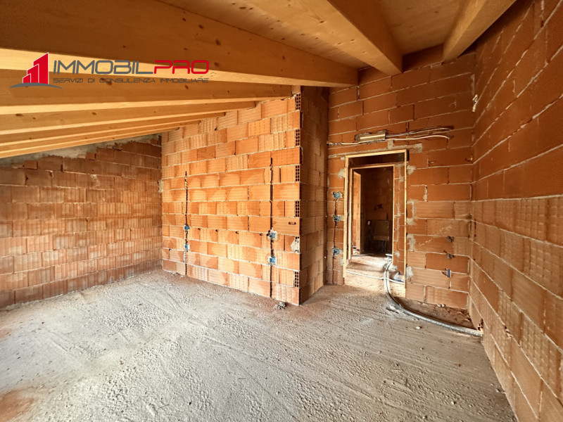 Proponiamo in vendita un appartamento di nuova costruzione inserito in un contesto esclusivo di s...