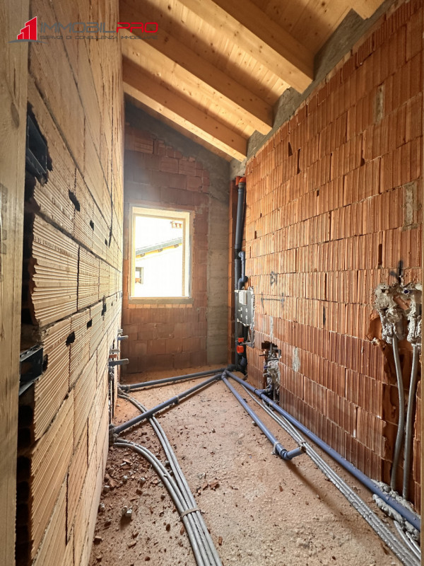 Proponiamo in vendita un appartamento di nuova costruzione inserito in un contesto esclusivo di s...