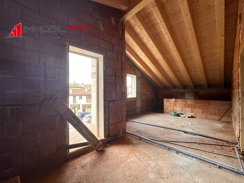 Proponiamo in vendita un appartamento di nuova costruzione inserito in un contesto esclusivo di s...