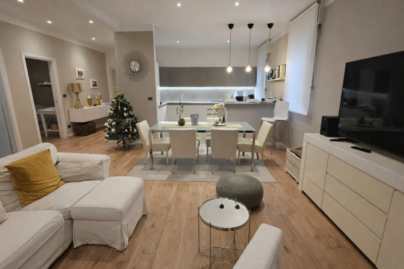 Si propone introvabile soluzione totalmente indipendente e disposta in unico livello al piano ter...