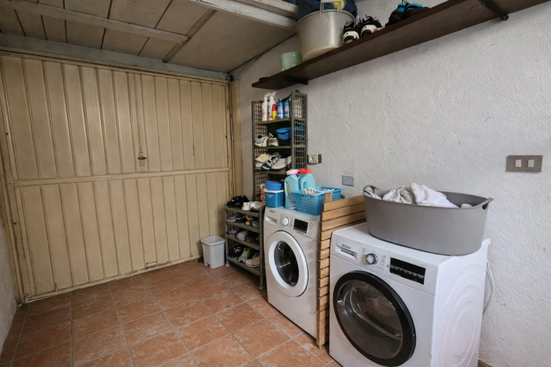 Si propone introvabile soluzione totalmente indipendente e disposta in unico livello al piano ter...