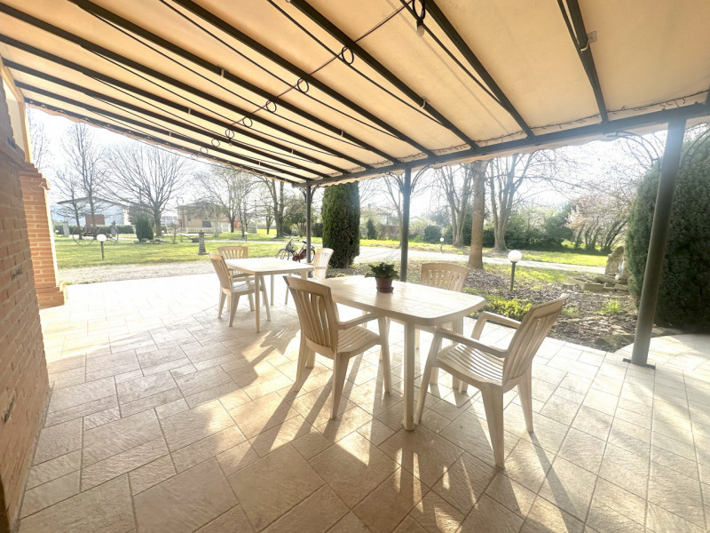 Abano, Monterosso. Bifamiliare, con vista colli, del 2000, in vendita a Euro 375.000, con stupend...