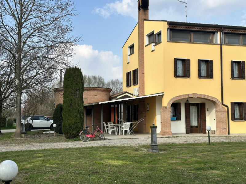 Abano, Monterosso. Bifamiliare, con vista colli, del 2000, in vendita a Euro 375.000, con stupend...