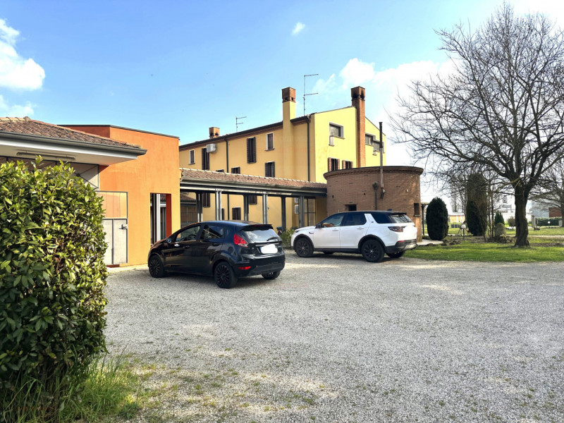 Abano, Monterosso. Bifamiliare, con vista colli, del 2000, in vendita a Euro 375.000, con stupend...
