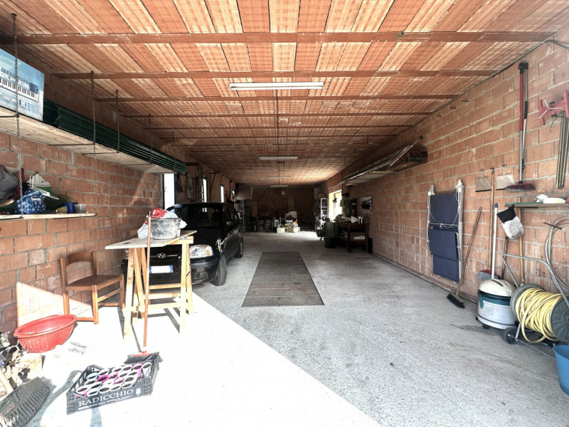 Abano, Monterosso. Bifamiliare, con vista colli, del 2000, in vendita a Euro 375.000, con stupend...