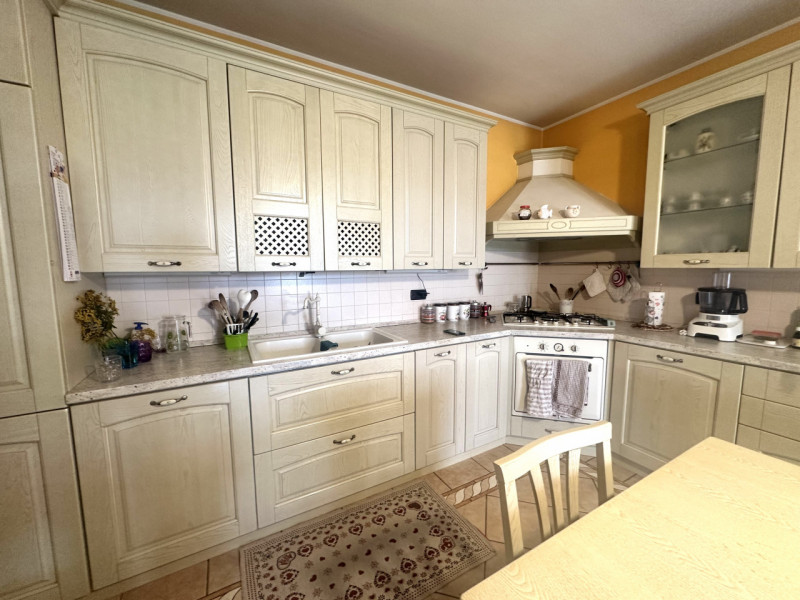 Abano, Monterosso. Bifamiliare, con vista colli, del 2000, in vendita a Euro 375.000, con stupend...