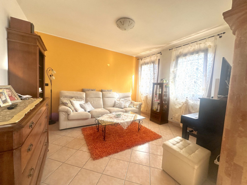Abano, Monterosso. Bifamiliare, con vista colli, del 2000, in vendita a Euro 375.000, con stupend...