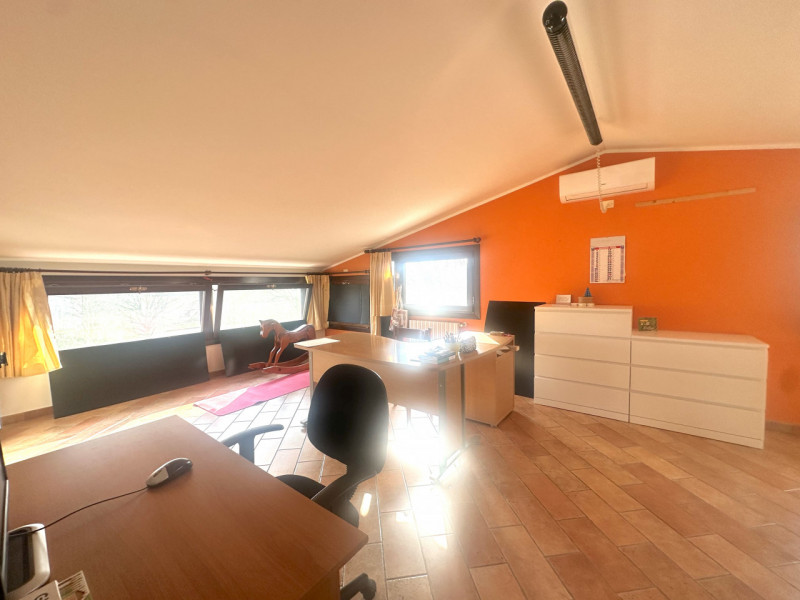 Abano, Monterosso. Bifamiliare, con vista colli, del 2000, in vendita a Euro 375.000, con stupend...