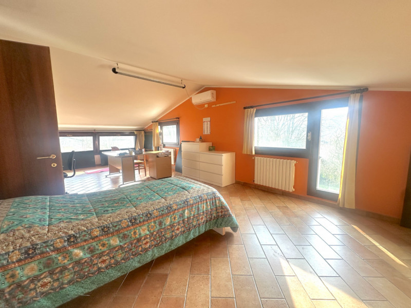 Abano, Monterosso. Bifamiliare, con vista colli, del 2000, in vendita a Euro 375.000, con stupend...