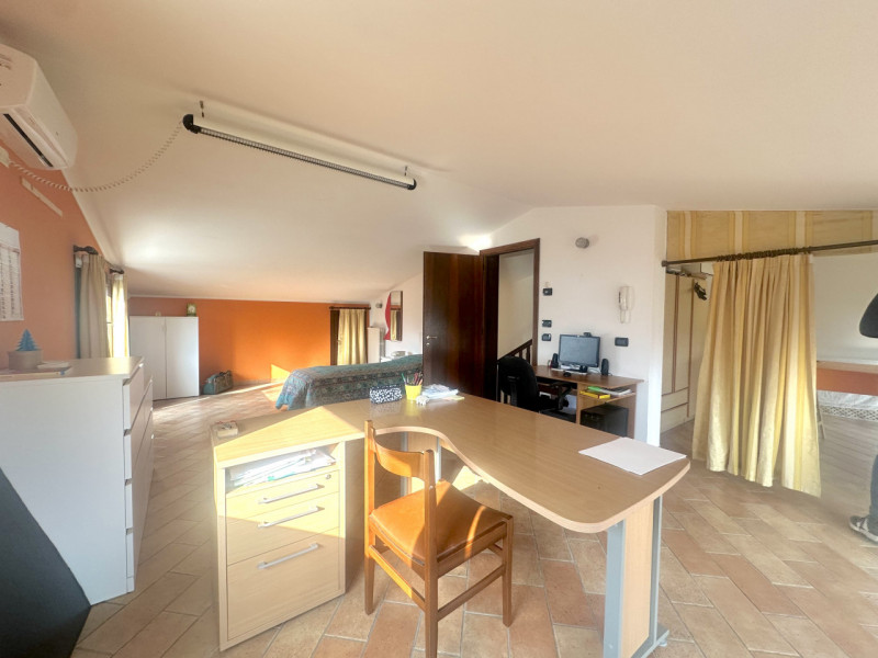 Abano, Monterosso. Bifamiliare, con vista colli, del 2000, in vendita a Euro 375.000, con stupend...
