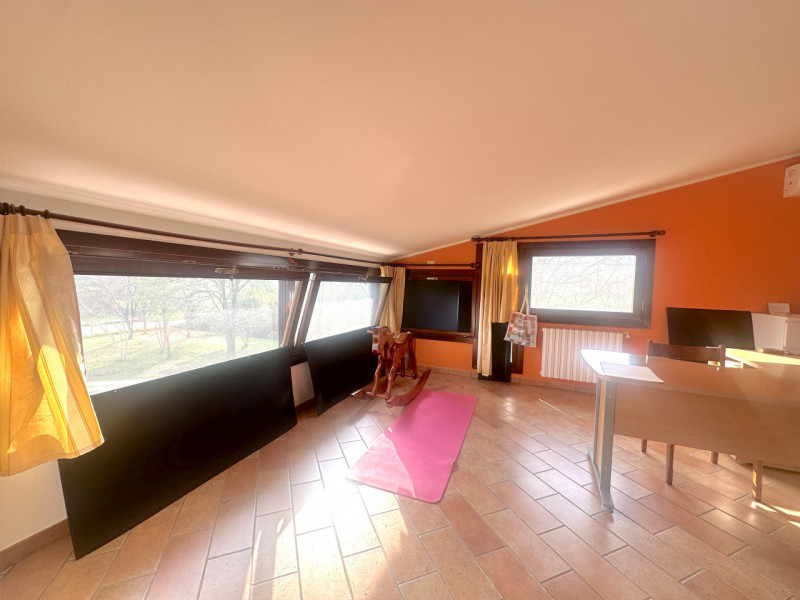 Abano, Monterosso. Bifamiliare, con vista colli, del 2000, in vendita a Euro 375.000, con stupend...