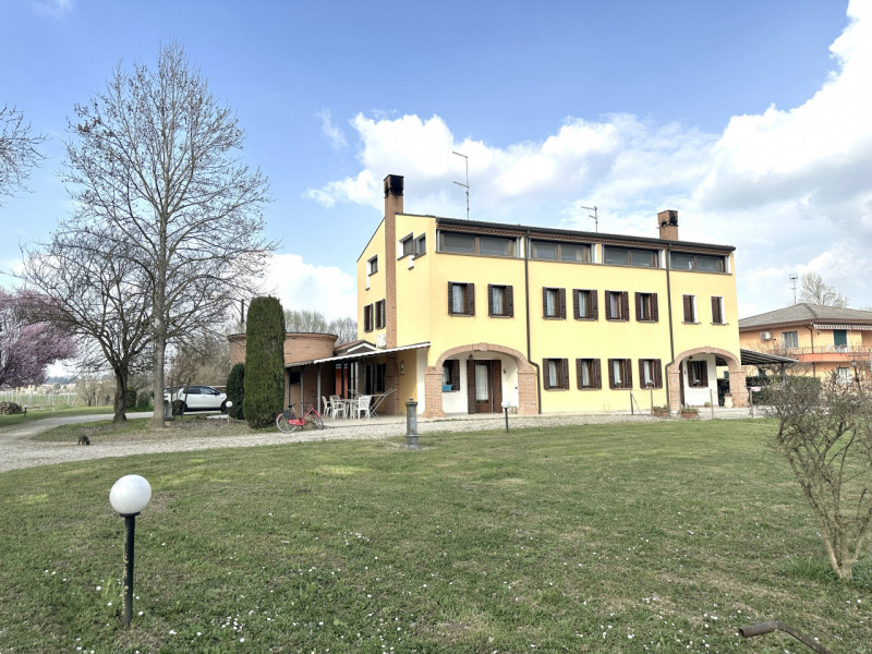 Abano, Monterosso. Bifamiliare, con vista colli, del 2000, in vendita a Euro 375.000, con stupend...