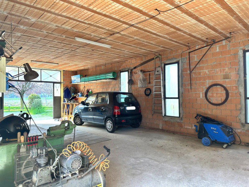 Abano, Monterosso. Bifamiliare, con vista colli, del 2000, in vendita a Euro 375.000, con stupend...