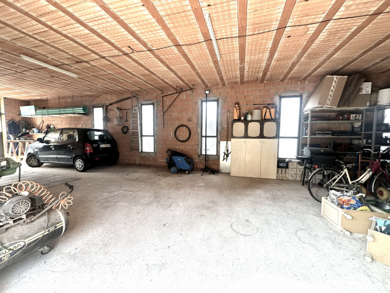 Abano, Monterosso. Bifamiliare, con vista colli, del 2000, in vendita a Euro 375.000, con stupend...