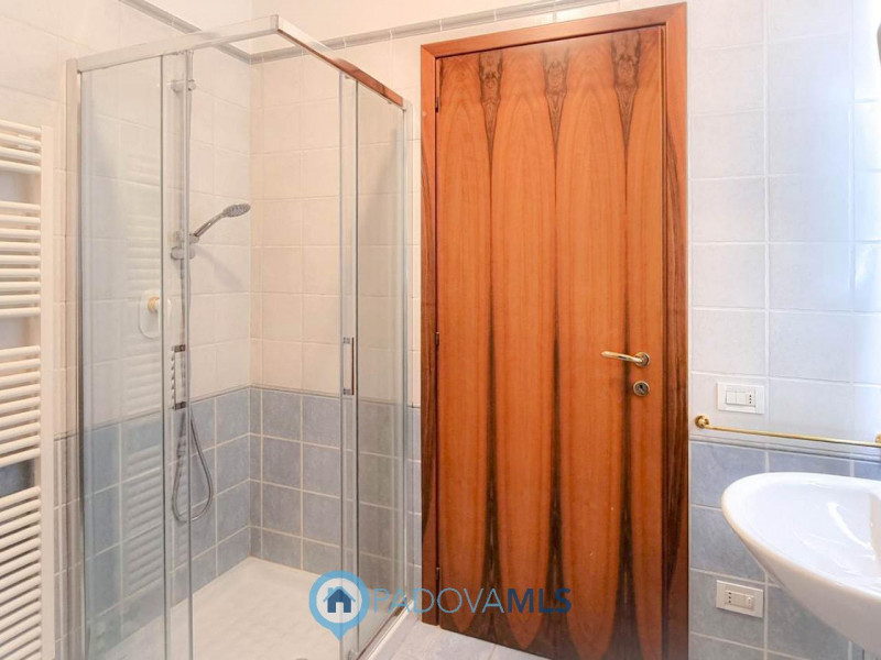 Immobile in esclusiva al Gruppo Padova MLS 

Nel pieno centro storico di Padova, al terzo piano s...