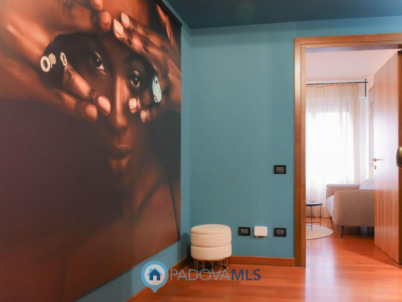 Immobile in esclusiva al Gruppo Padova MLS 

Nel pieno centro storico di Padova, al terzo piano s...
