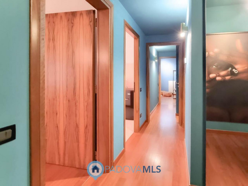 Immobile in esclusiva al Gruppo Padova MLS 

Nel pieno centro storico di Padova, al terzo piano s...