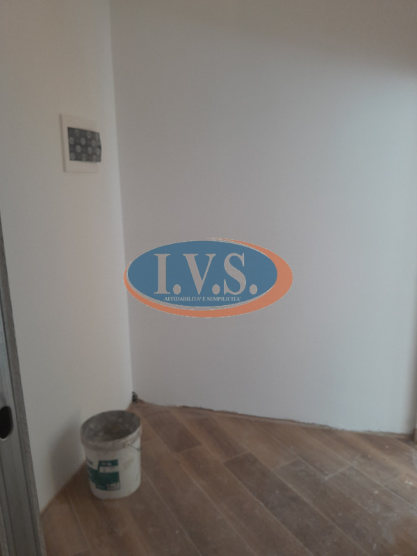 A MONTEGALDA (VI) proponiamo in AFFITTO LOCALE ideale per la vendita al dettaglio o ad uso uffici...