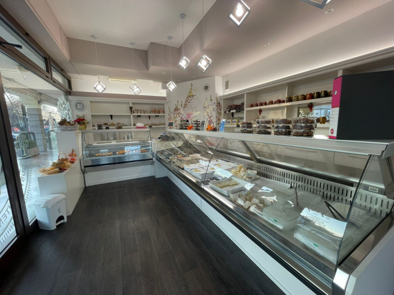 Proponiamo in vendita un'attività commerciale alimentare situata nel cuore di Sarmeola, frazione ...