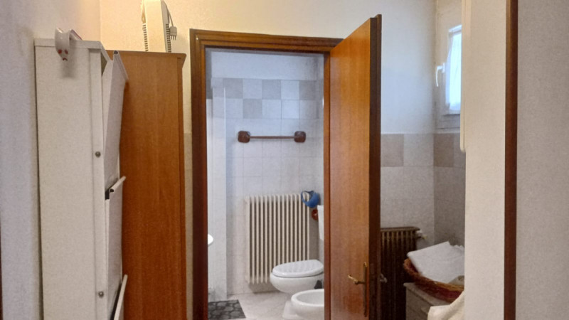 Proponiamo in vendita una splendida porzione di bifamiliare situata nel cuore della tranquilla lo...