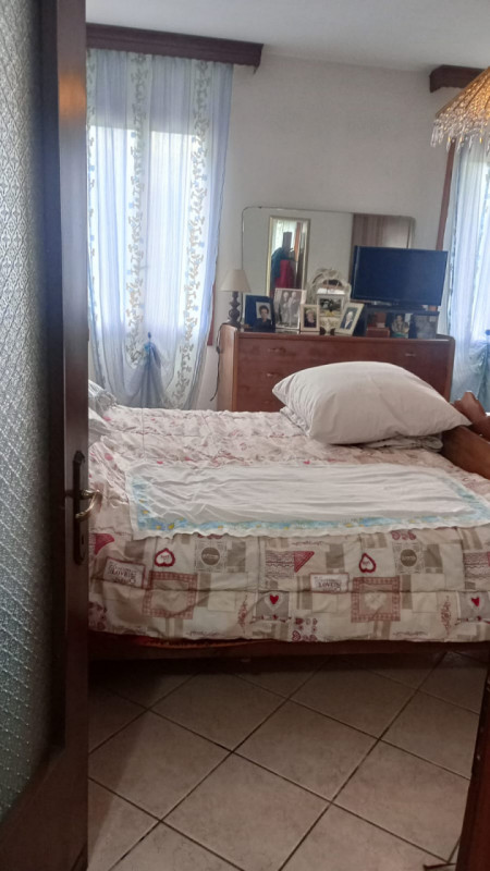 Proponiamo in vendita una splendida porzione di bifamiliare situata nel cuore della tranquilla lo...