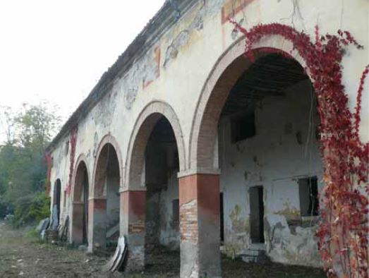 Scopri il Complesso Rustico San Daniele, un affascinante immobile situato nel cuore di Abano Term...