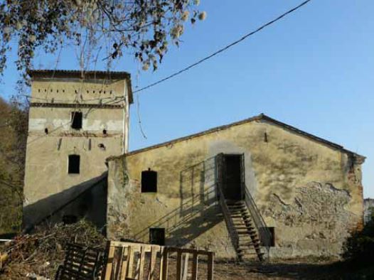 Scopri il Complesso Rustico San Daniele, un affascinante immobile situato nel cuore di Abano Term...