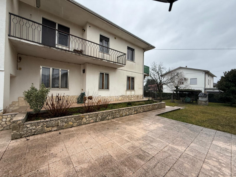 PIOVENE ROCCHETTE LOCALITA' MARONARO
Proponiamo in vendita un appartamento tricamere al piano ter...