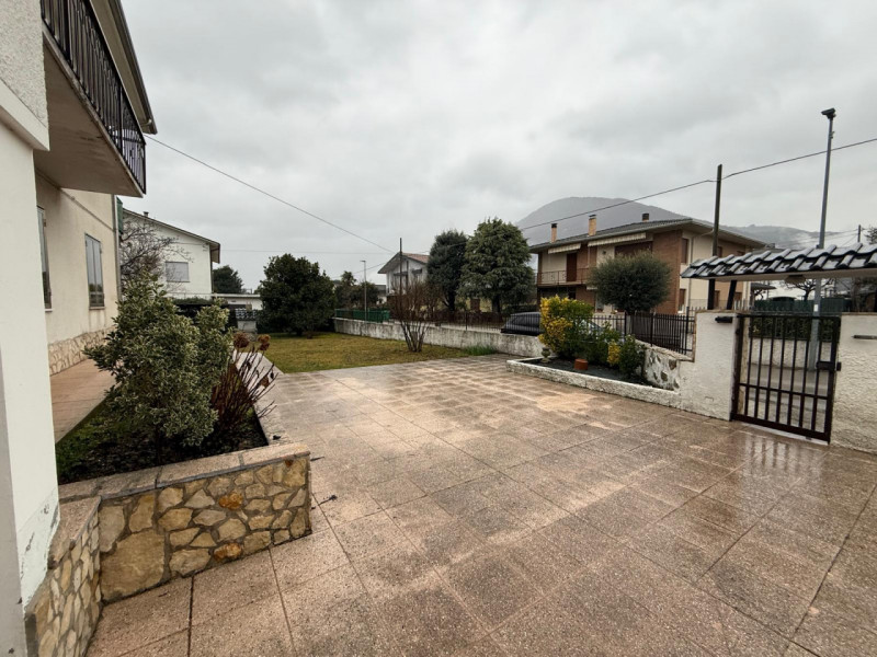 PIOVENE ROCCHETTE LOCALITA' MARONARO
Proponiamo in vendita un appartamento tricamere al piano ter...